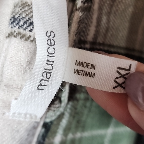 ⭐️Maurice's Flannel⭐️ - Picture 5 of 6
